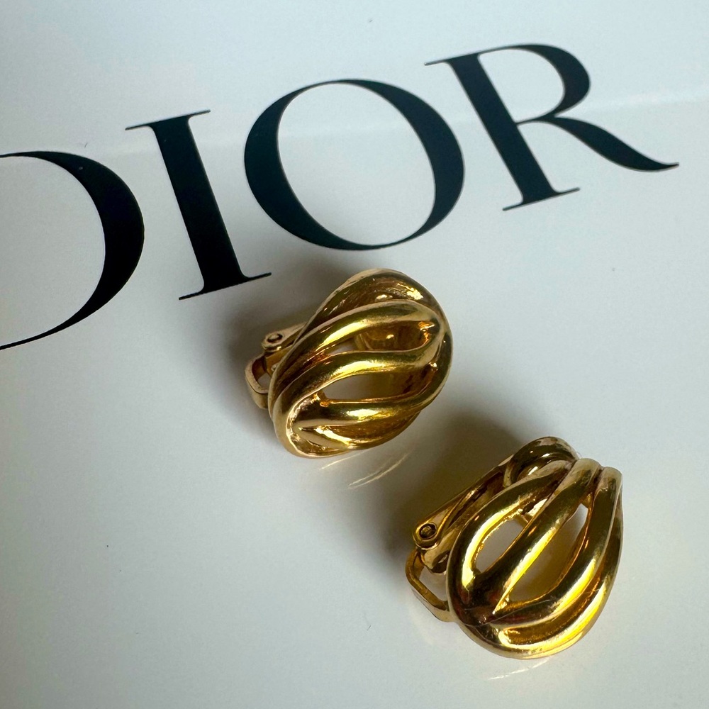 🎁 Dior Vintage Clip on Earrings with Dior drawstring bag 🎁